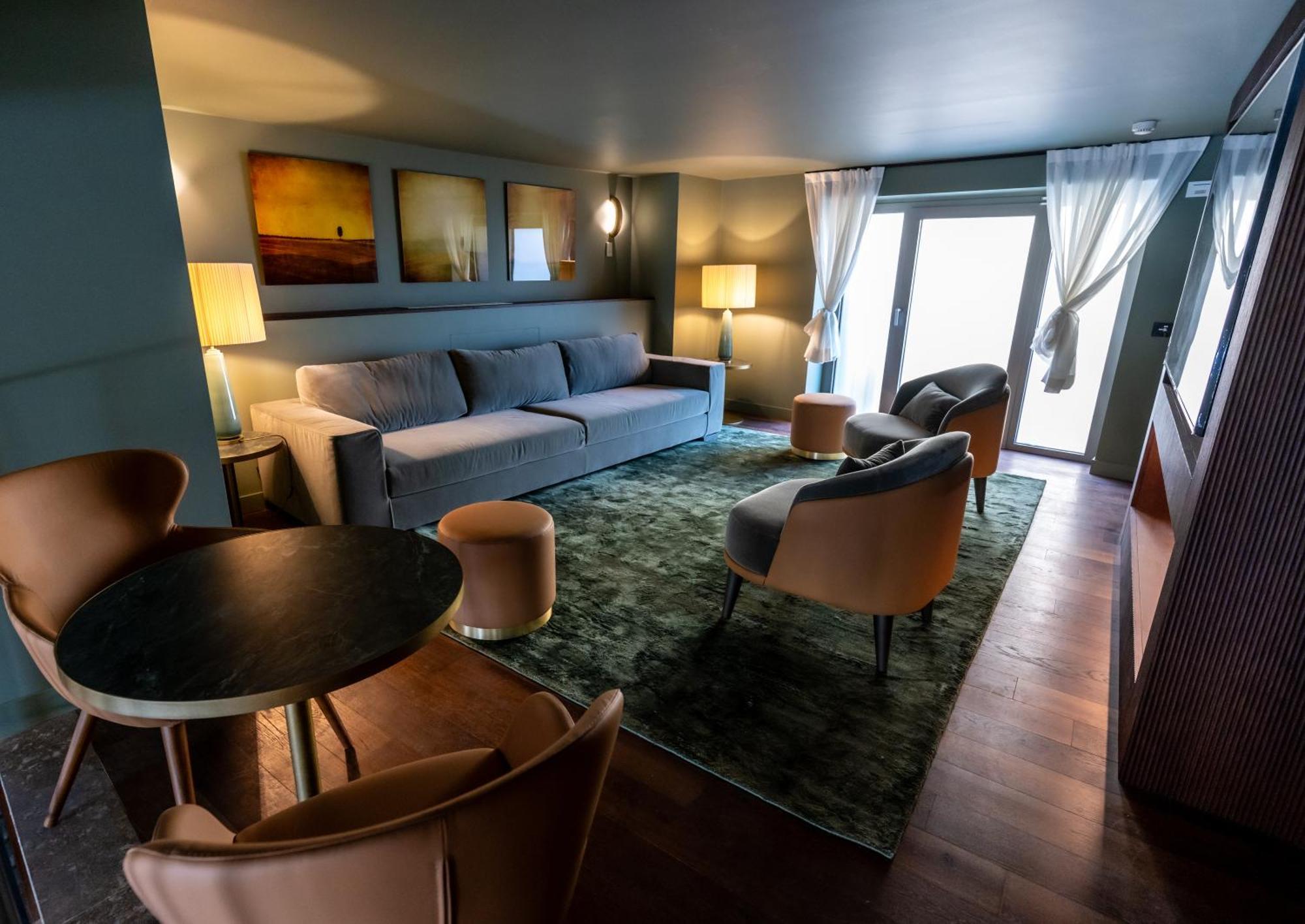 Columbus Urban Resort Флоренция Екстериор снимка A suite at the Hotel