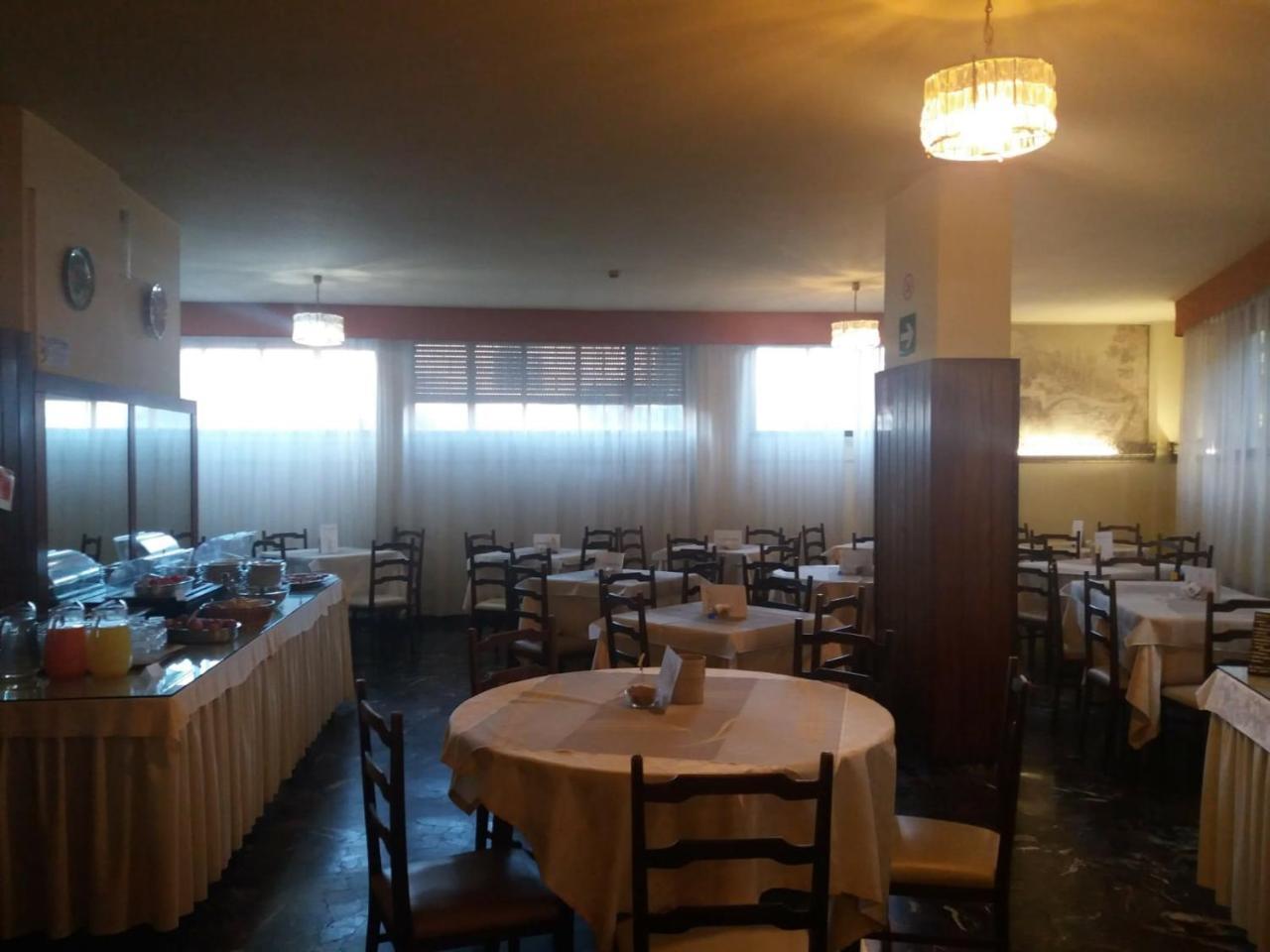 Columbus Urban Resort Флоренция Екстериор снимка The dining room