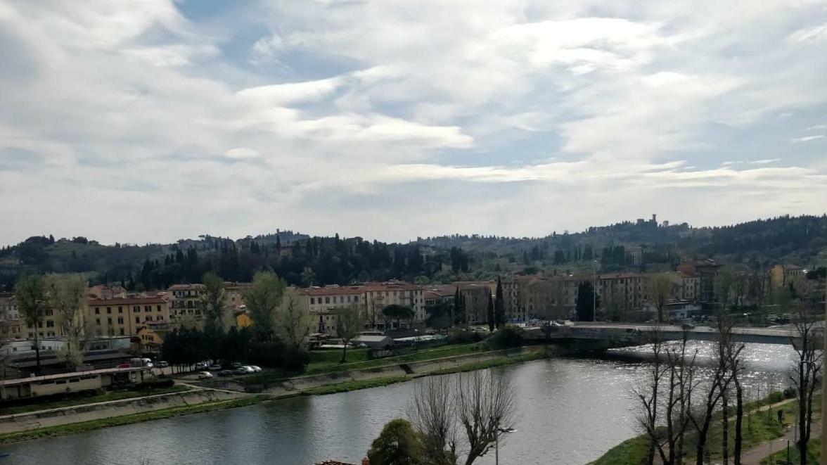 Columbus Urban Resort Флоренция Екстериор снимка The Arno at San Miniato al Monte
