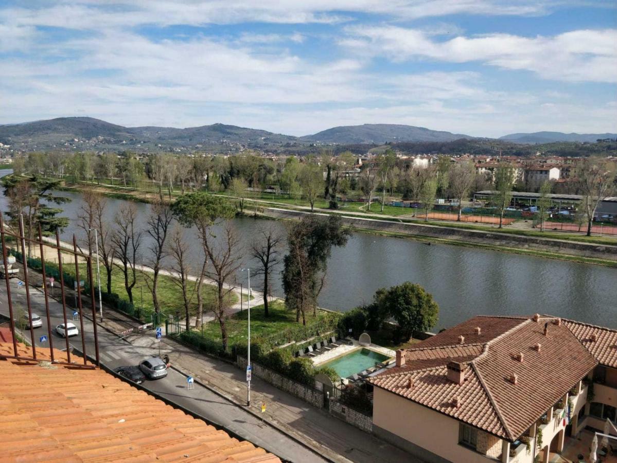 Columbus Urban Resort Флоренция Екстериор снимка The river Arno near Pistoia